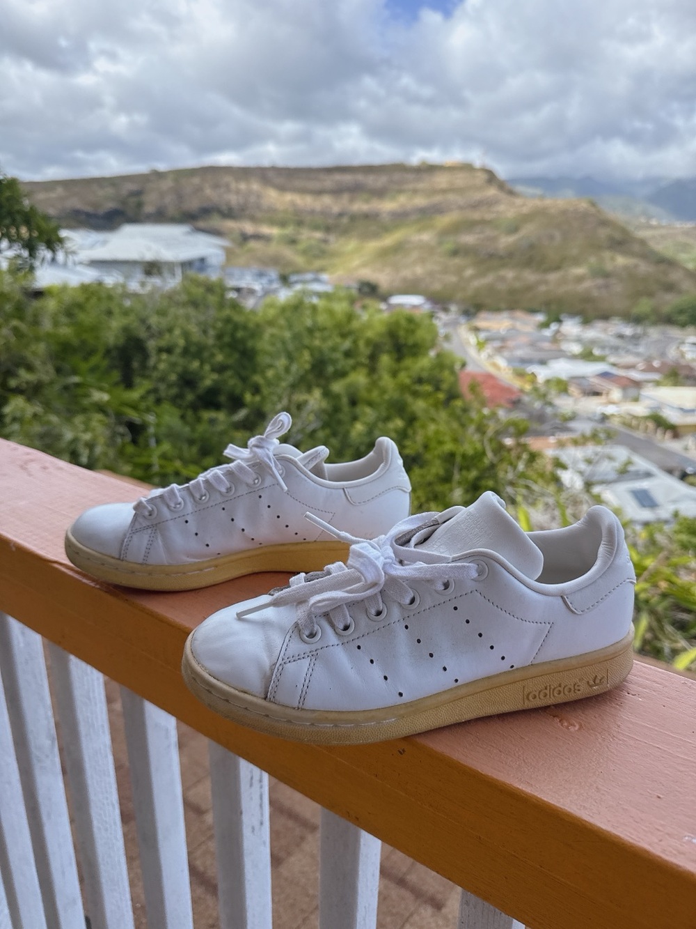 Vintage Adidas Stan Smith Sneakers -white/tan size 5.5